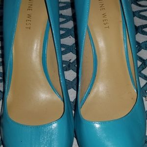 Women's gorgeous aqua blue 9 West heels open toe